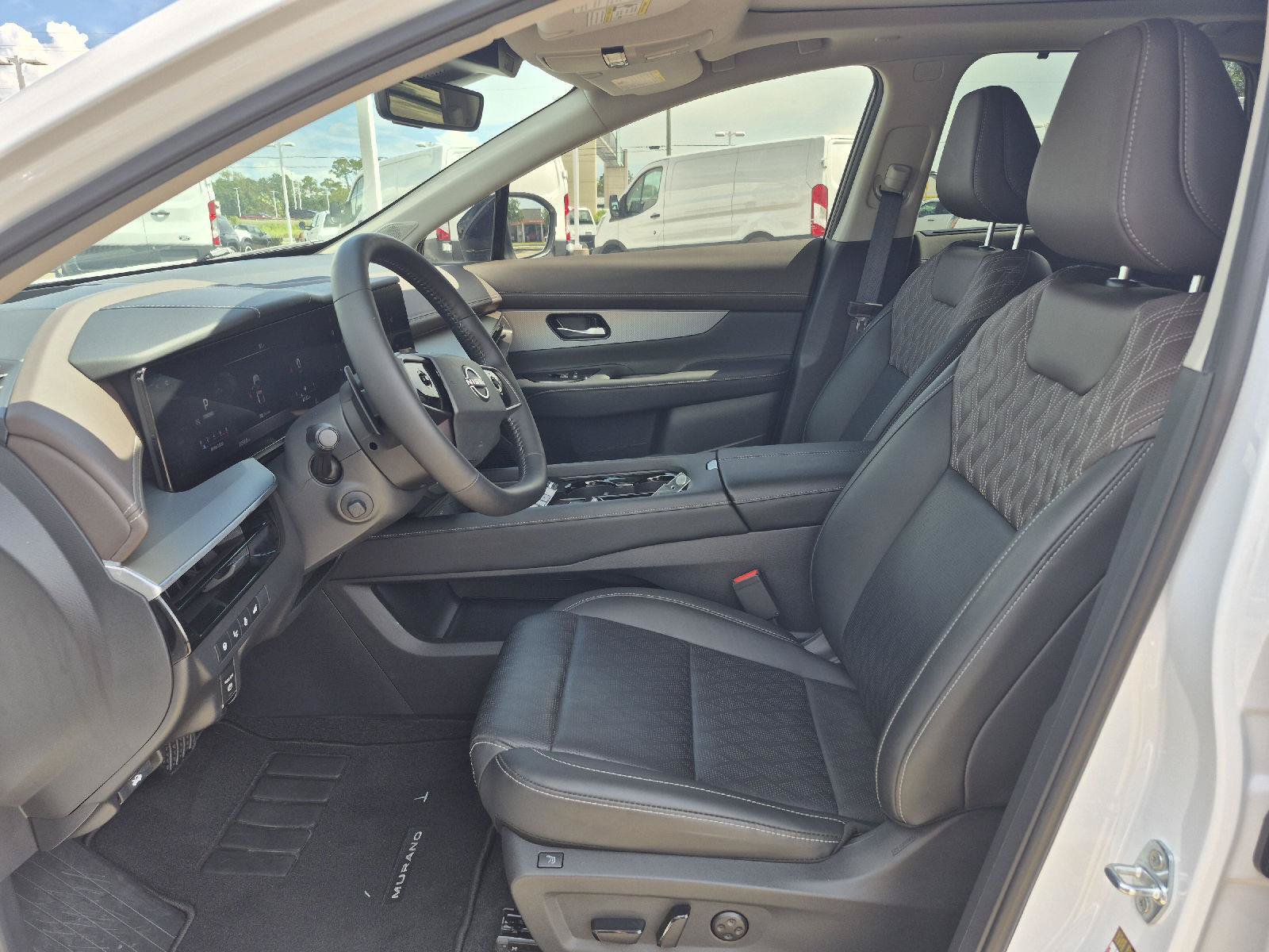 Used 2025 Nissan Murano Platinum AWD/4WD image 2