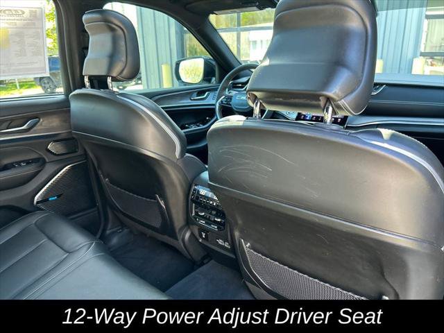 Certified 2023 Jeep Grand Cherokee Overland w/ Luxury Tech Group IV AWD/4WD image 36