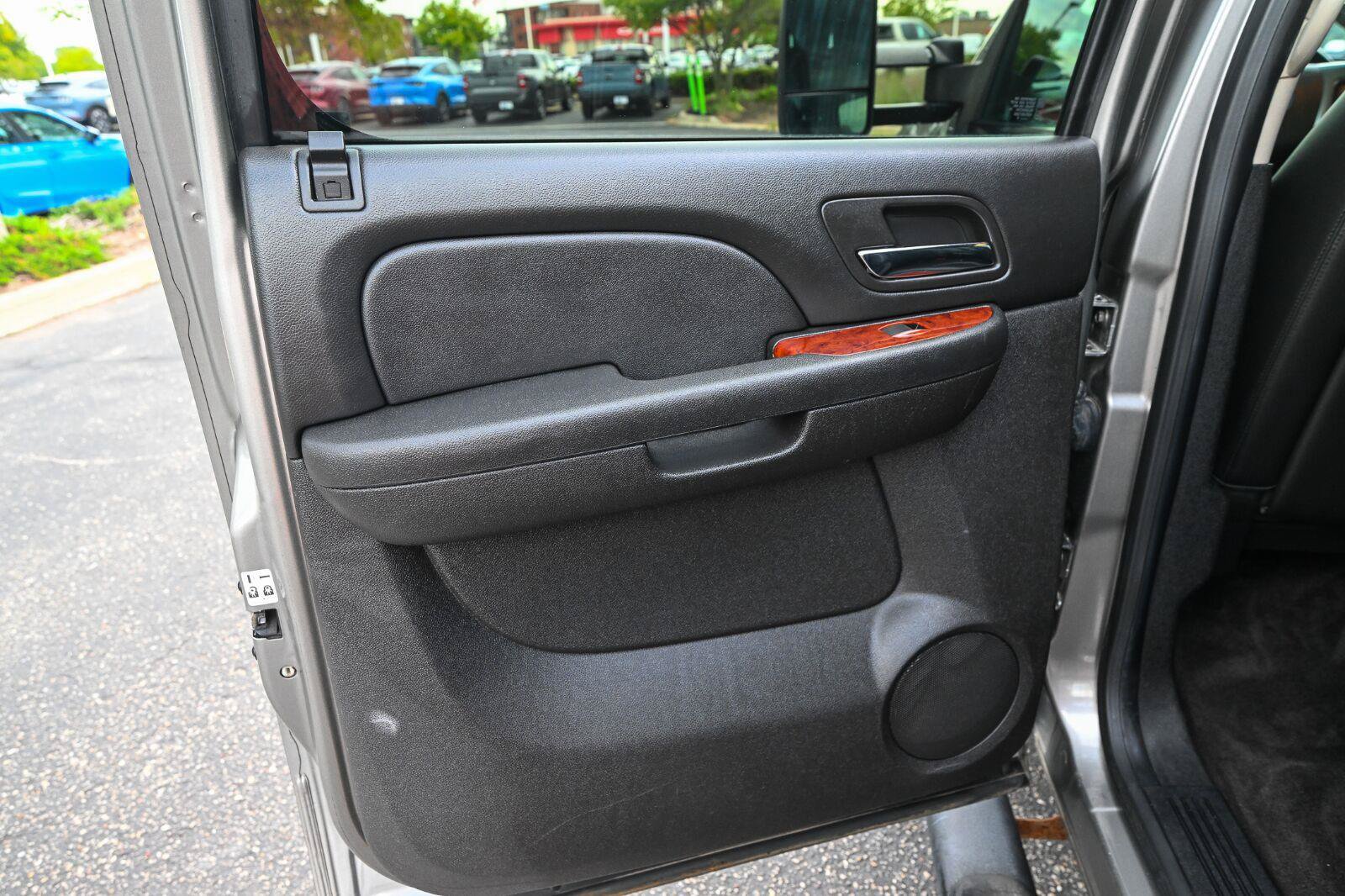 Used 2013 GMC Sierra 2500 SLT w/ SLT Convenience Package AWD/4WD image 22
