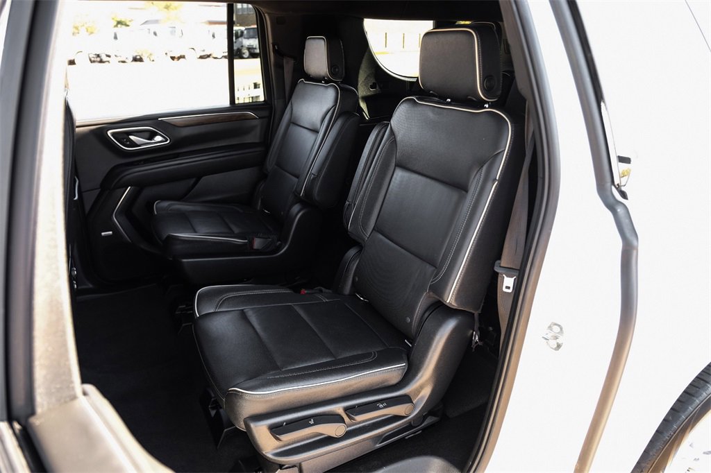 Used 2022 Chevrolet Suburban Premier image 41
