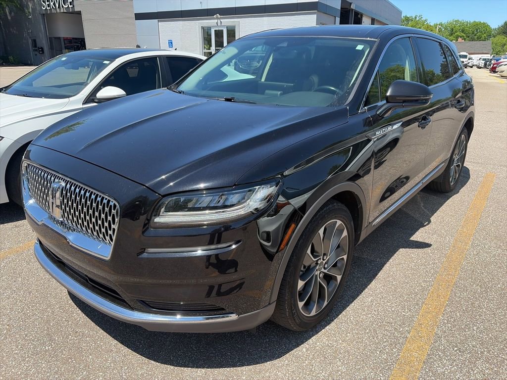 Used 2023 Lincoln Nautilus Reserve AWD/4WD image 1