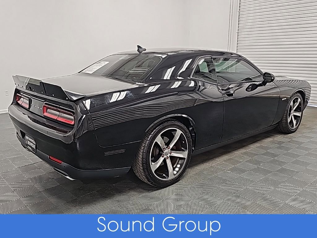 Used 2016 Dodge Challenger R/T image 9