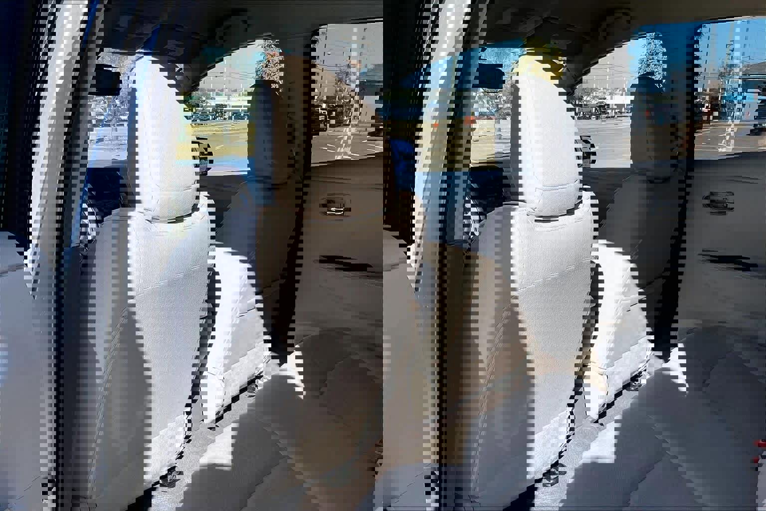 Used 2011 Nissan Leaf w/ Protection Pkg image 12