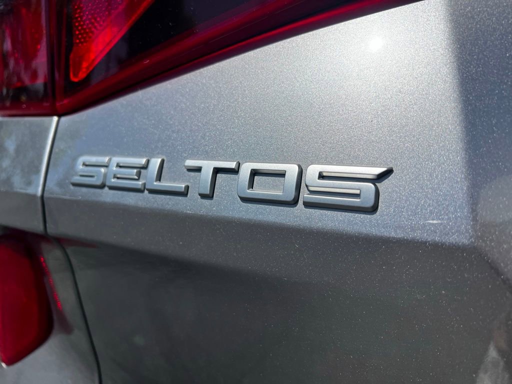Used 2023 Kia Seltos LX AWD/4WD image 11