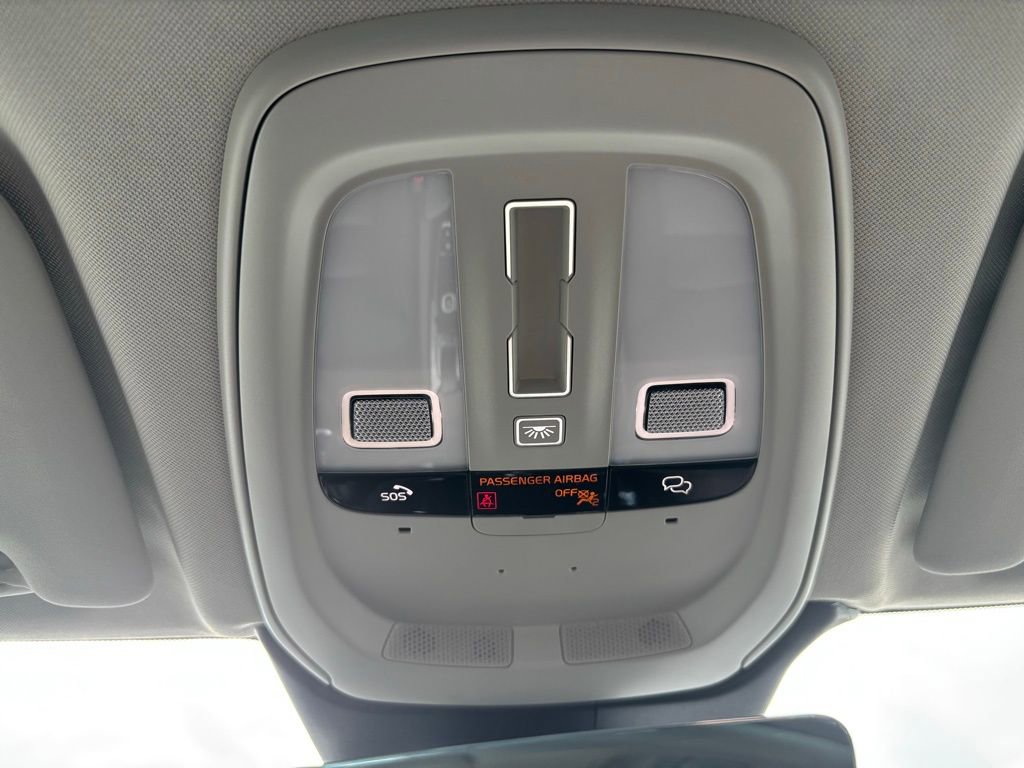 Certified 2023 Volvo XC60 B5 Plus w/ Climate Package image 16