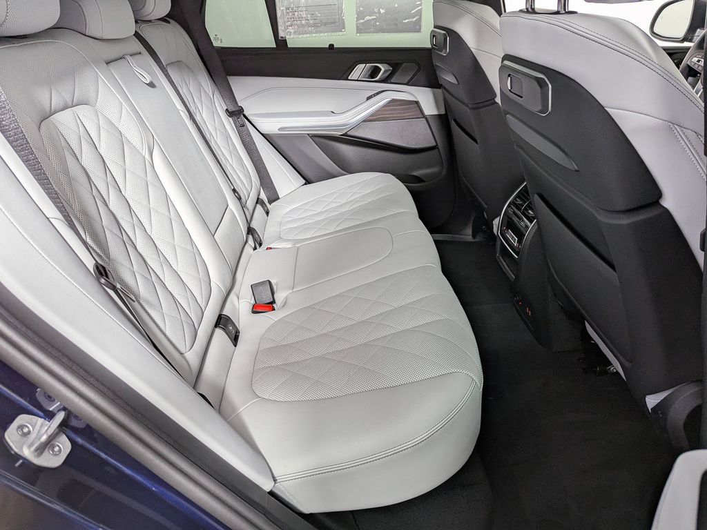 Used 2025 BMW X5 xDrive40i w/ Executive Package AWD/4WD image 45