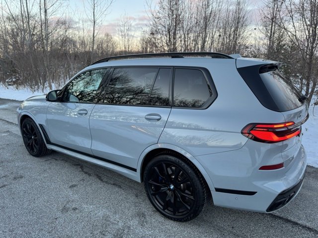 Used 2024 BMW X7 M60i w/ Executive Package image 7