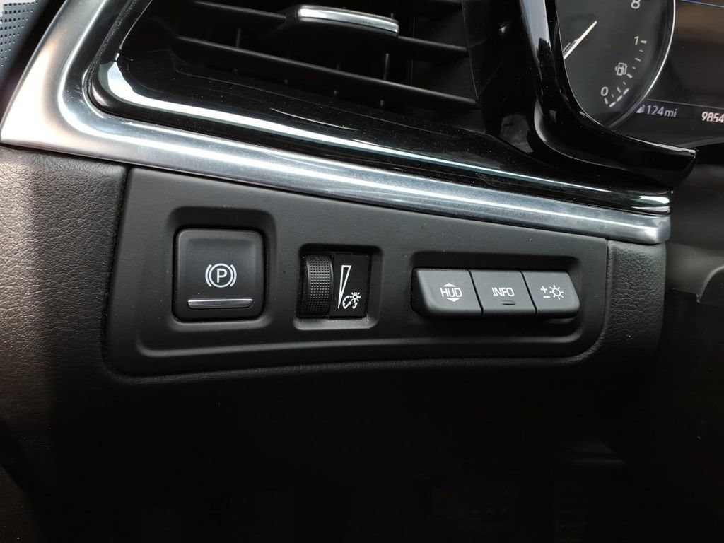 Used 2020 Cadillac XT6 Premium Luxury FWD image 21