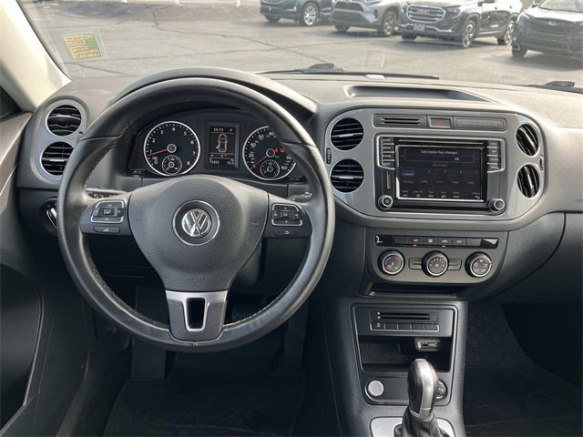 Used 2017 Volkswagen Tiguan Limited w/ Premium Package image 11