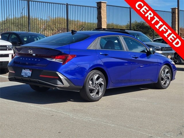 Certified 2025 Hyundai Elantra Sport image 2