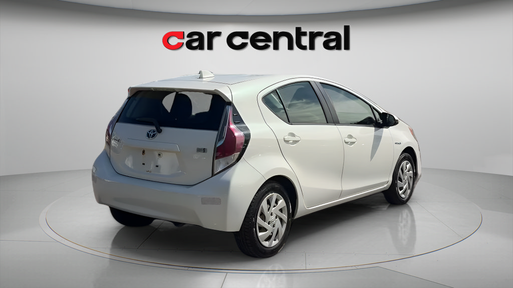 Used 2015 Toyota Prius C Two FWD image 5