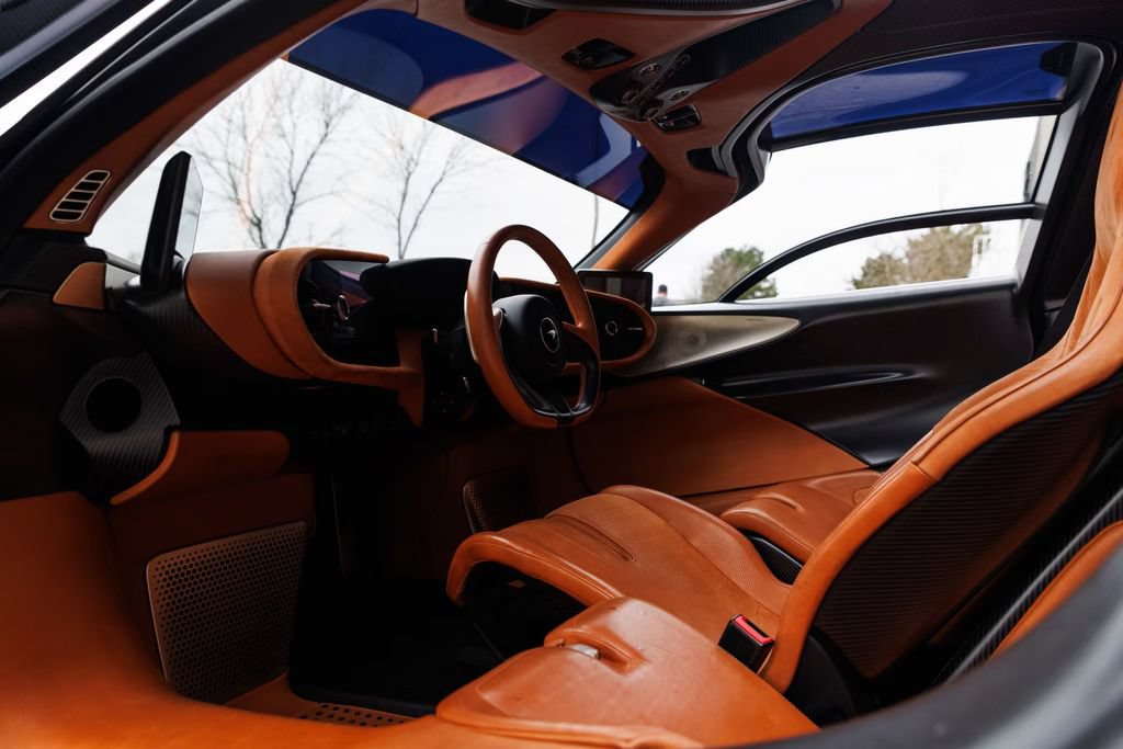 Used 2020 McLaren Speedtail RWD image 43