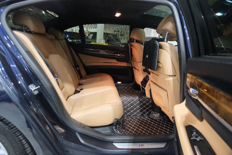 Used 2015 BMW 750Li xDrive AWD/4WD image 26