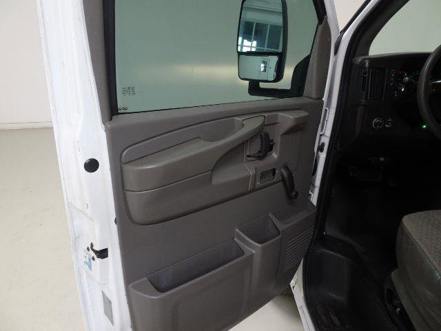 Used 2014 GMC Savana 3500 image 22