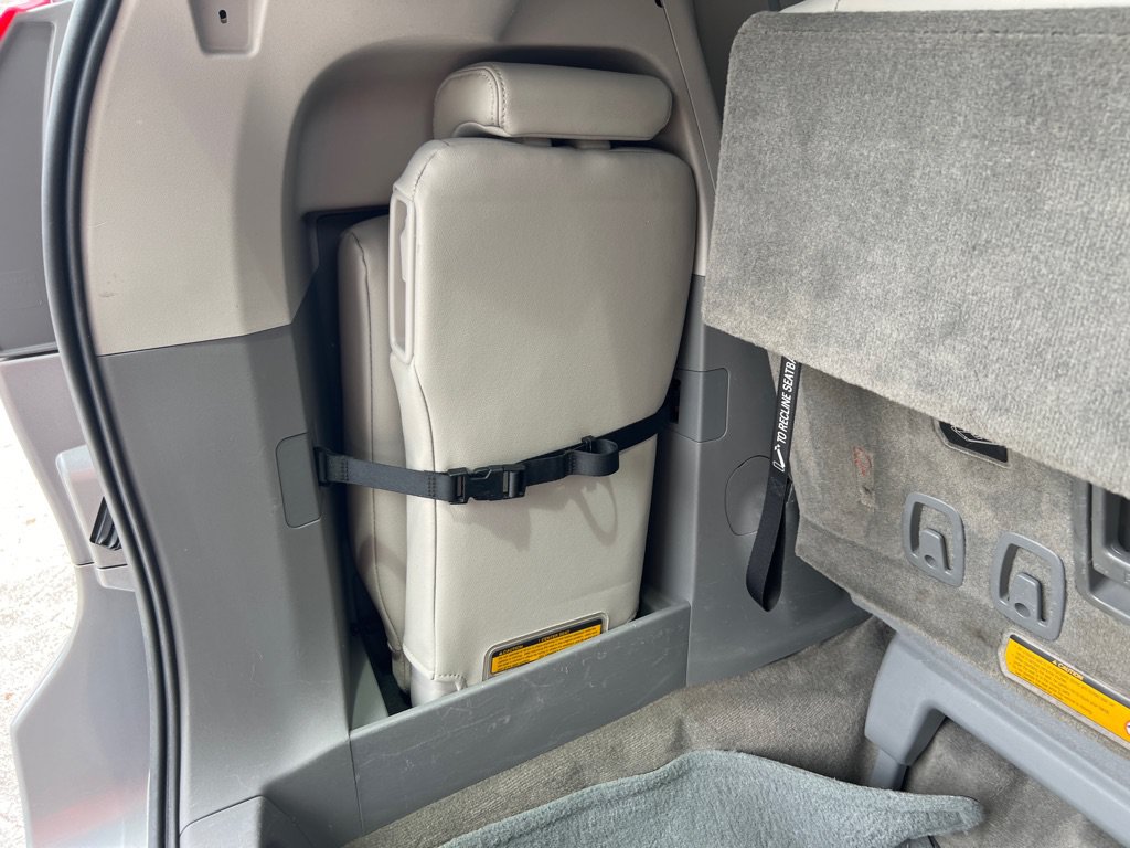 Used 2013 Toyota Sienna XLE FWD image 12