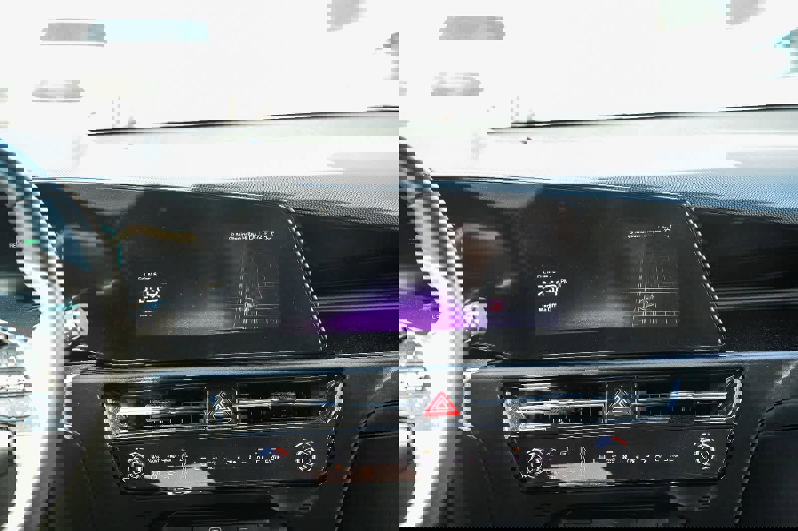 Used 2024 Kia Niro EX Touring image 11