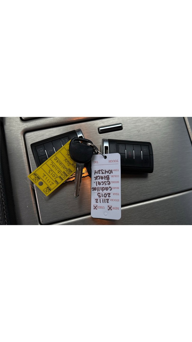Used 2013 Cadillac Escalade Platinum AWD/4WD image 36