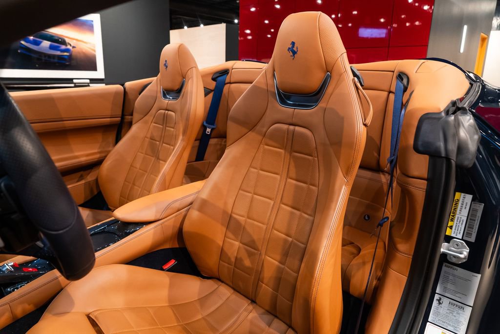 Used 2020 Ferrari Portofino image 4