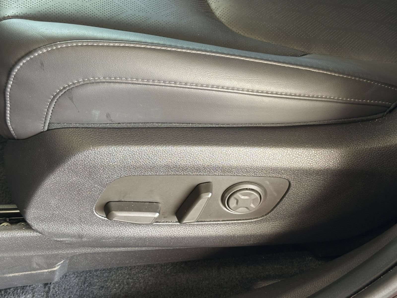 Used 2026 Kia Carnival FWD image 19