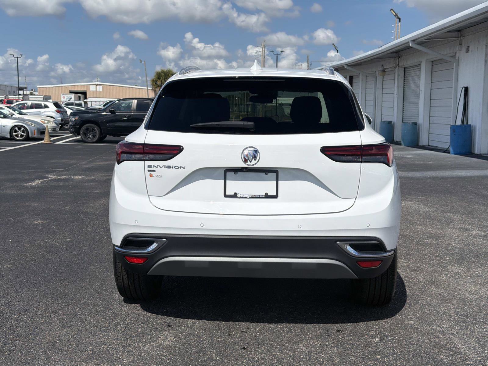 Used 2023 Buick Envision Essence image 4