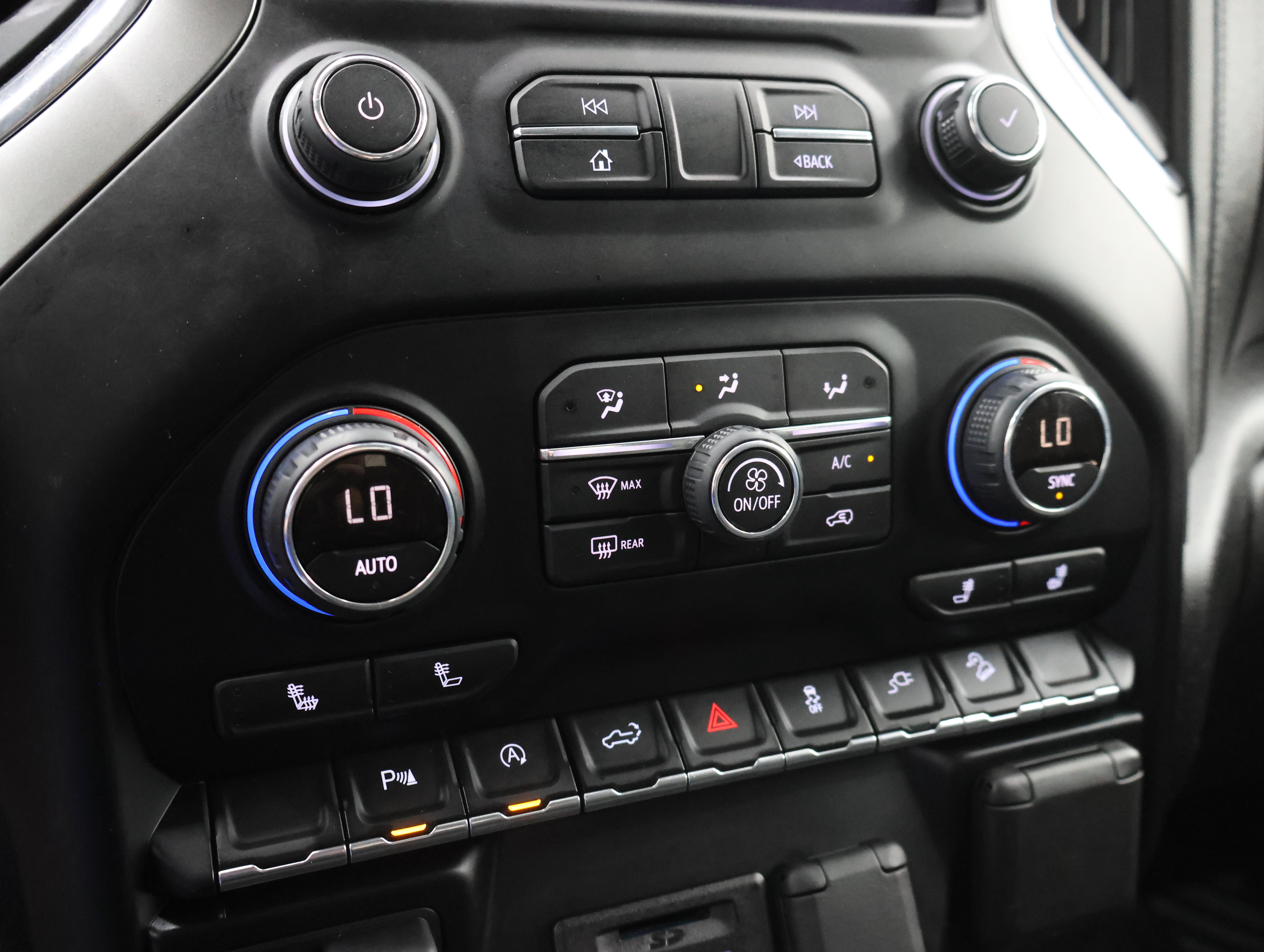 Used 2019 Chevrolet Silverado 1500 LT w/ All-Star Edition AWD/4WD image 46