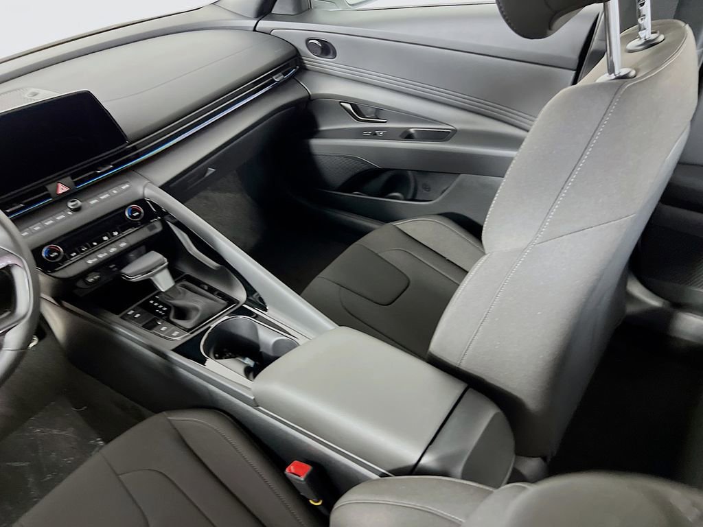 New 2025 Hyundai Elantra SEL w/ Cargo Package image 20