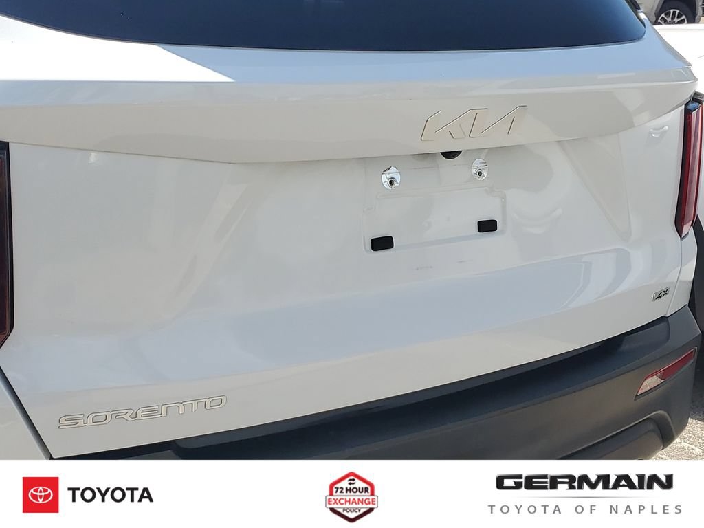 Used 2023 Kia Sorento LX AWD/4WD image 17