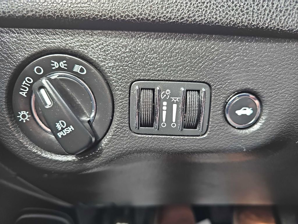 Used 2021 Chrysler 300 S image 37