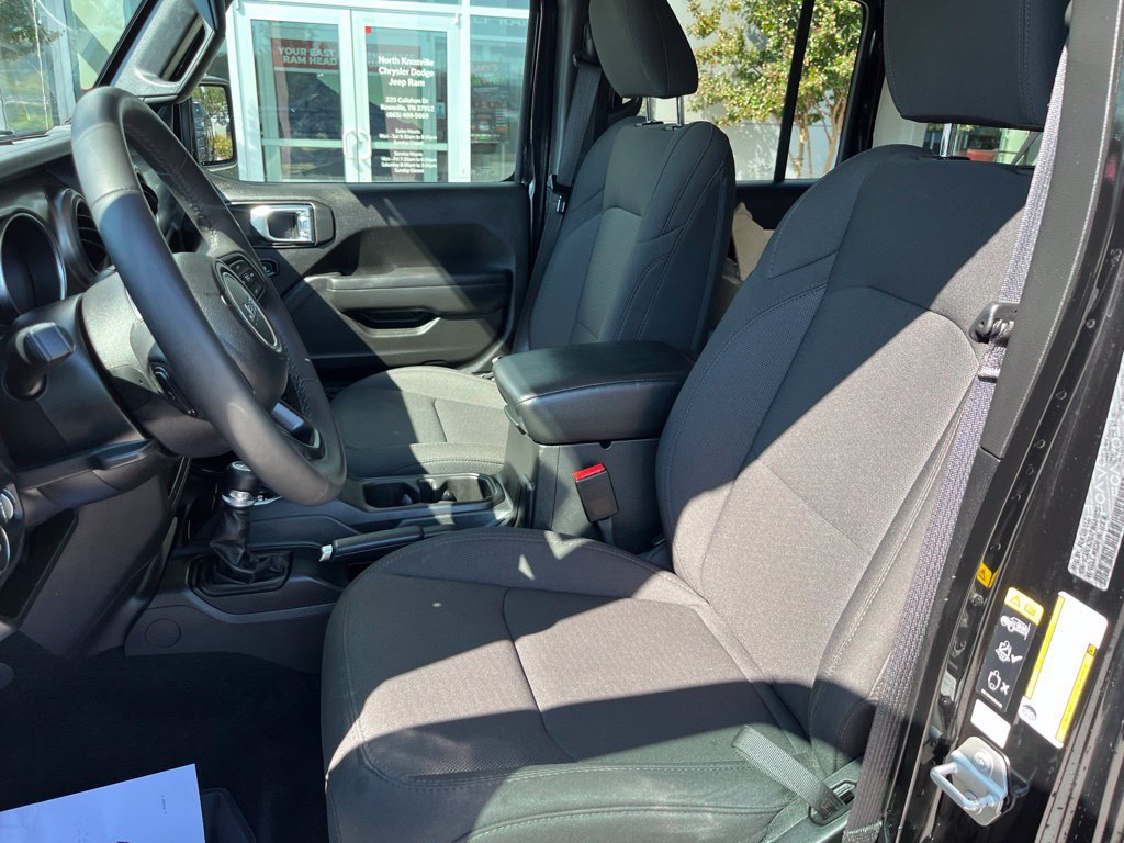 Used 2023 Jeep Wrangler Unlimited Sport AWD/4WD image 5