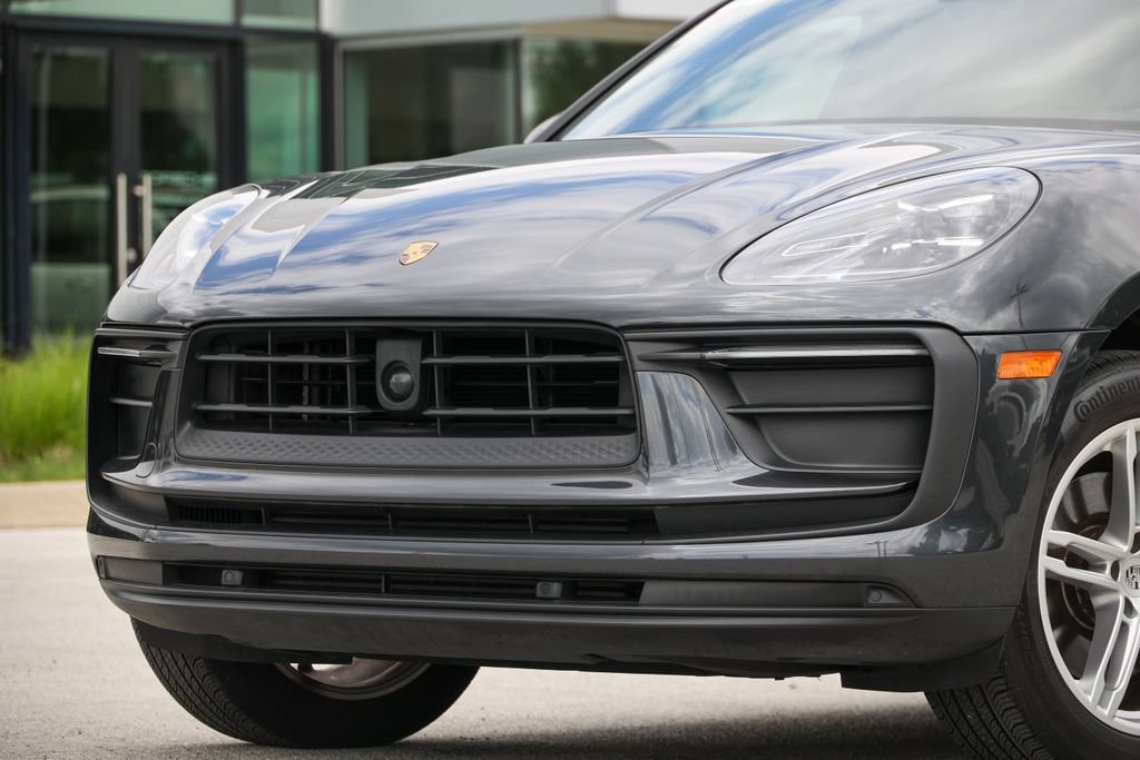 Certified 2023 Porsche Macan Turbo AWD/4WD image 6