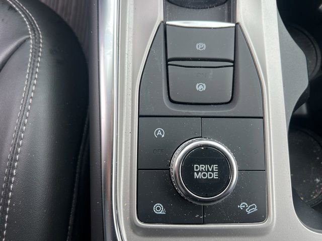 Used 2024 Ford Explorer XLT w/ Equipment Group 202A AWD/4WD image 32
