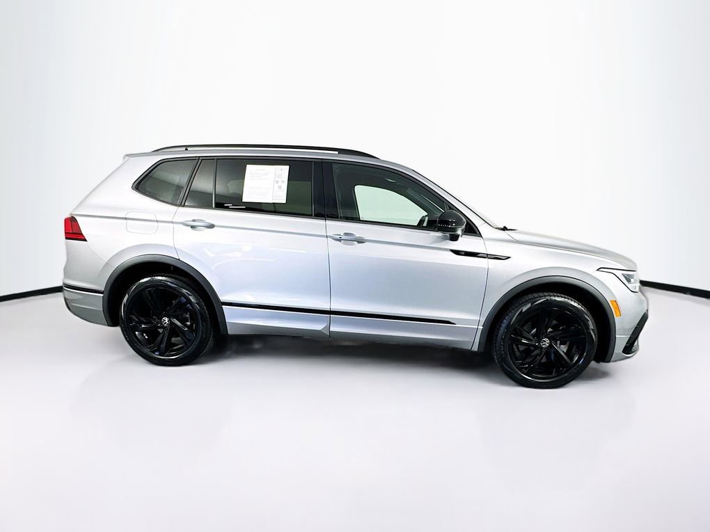 Used 2024 Volkswagen Tiguan SE R-Line image 11