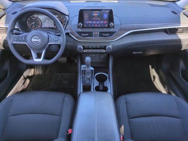 Used 2024 Nissan Altima 2.5 SV image 14