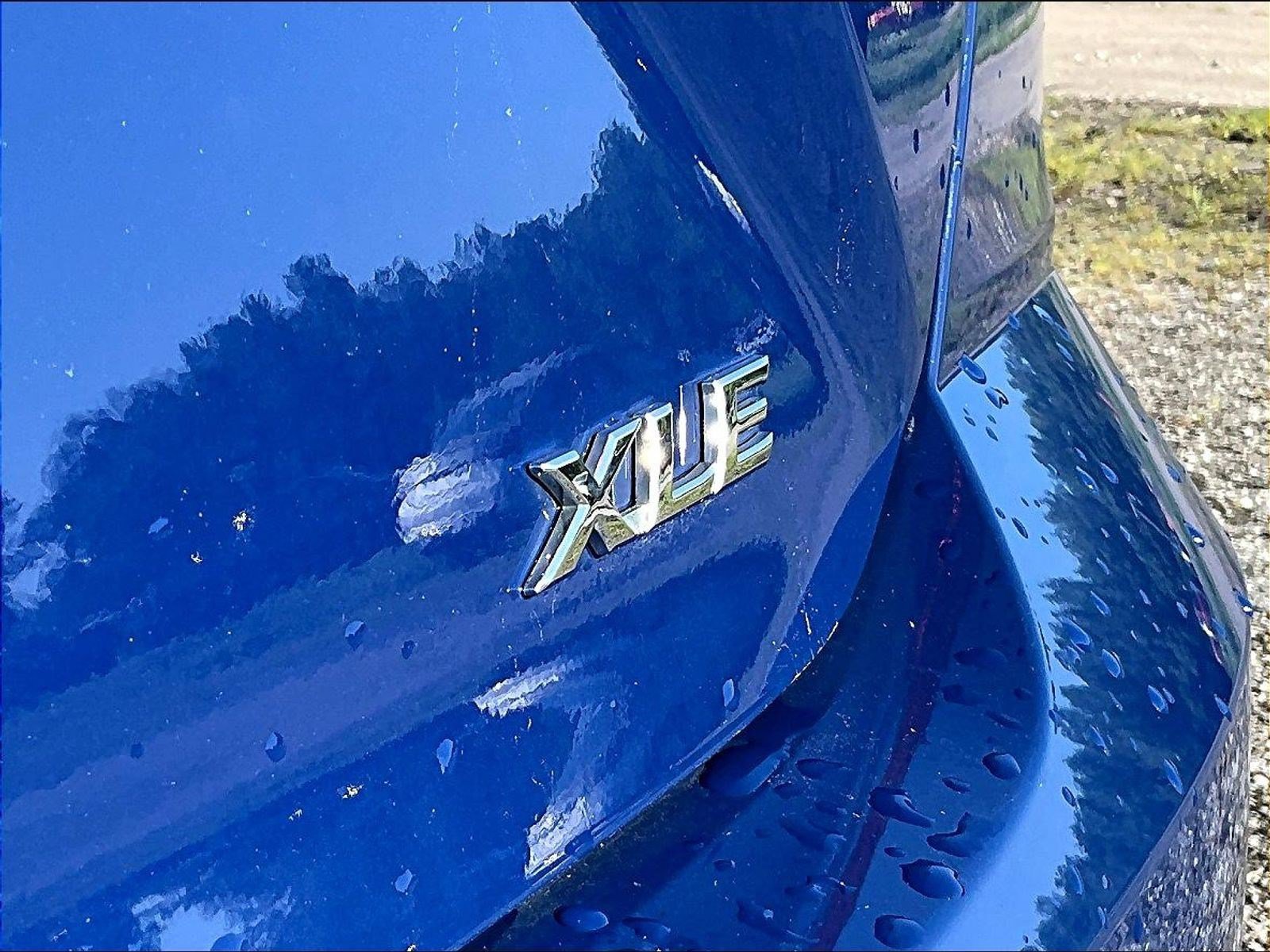 Used 2025 Toyota Camry XLE FWD image 24
