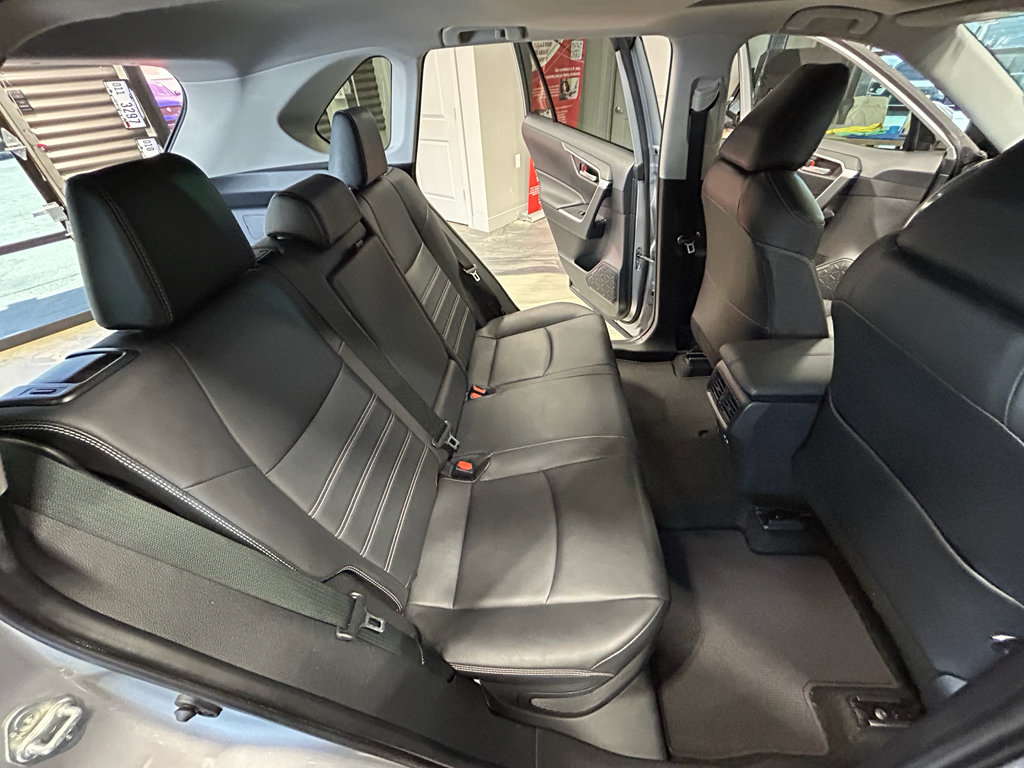 Used 2022 Toyota RAV4 XLE Premium AWD/4WD image 42