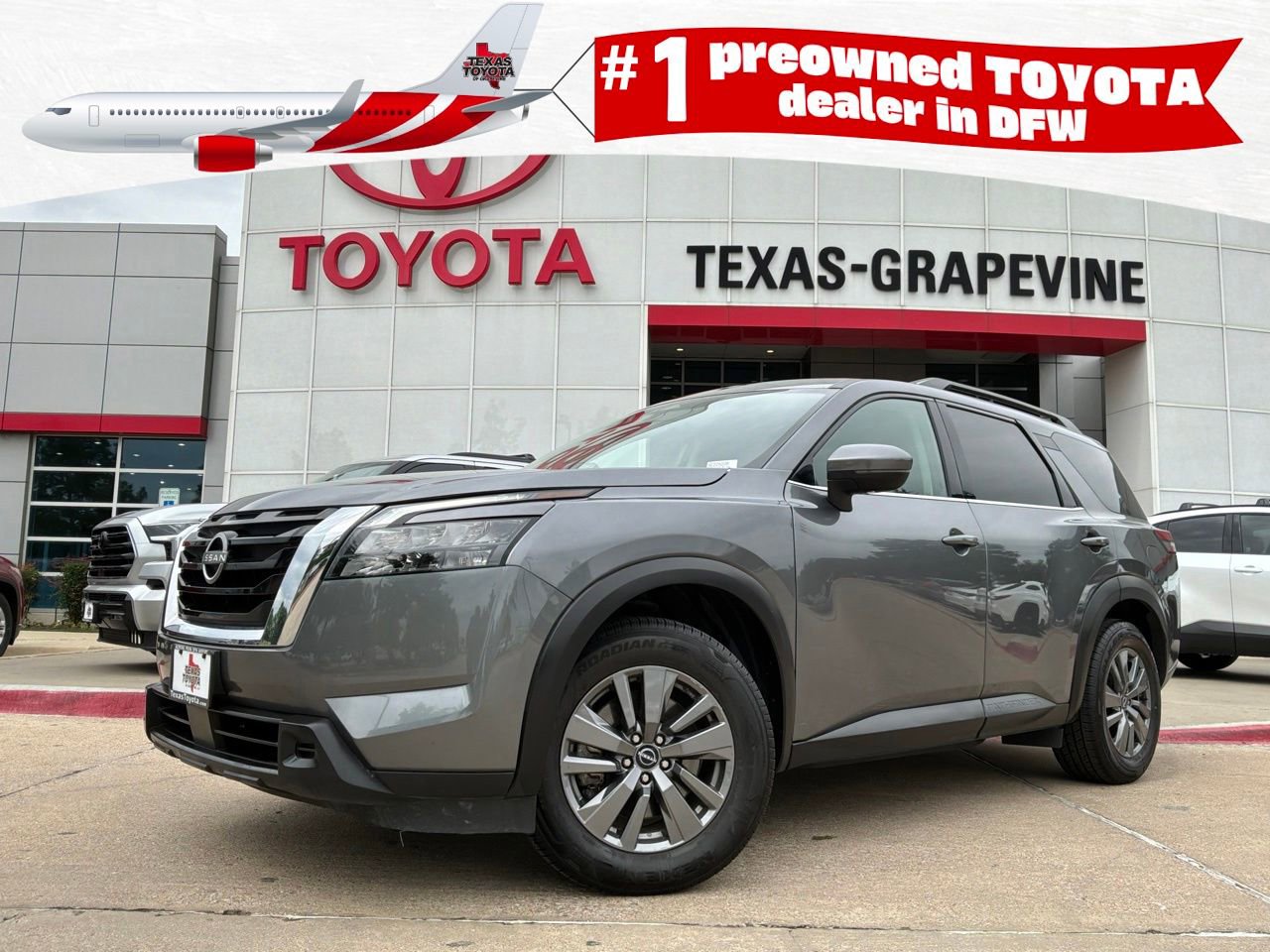 Used 2025 Nissan Pathfinder SV FWD image 1