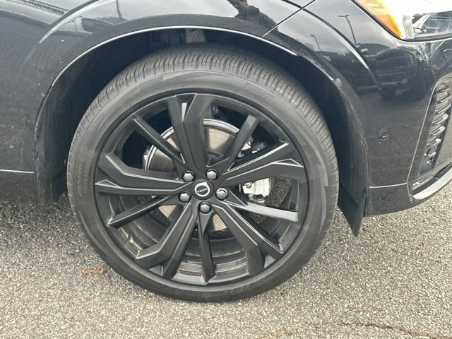 Used 2024 Volvo XC60 B5 Ultimate w/ Protection Package Premier image 13