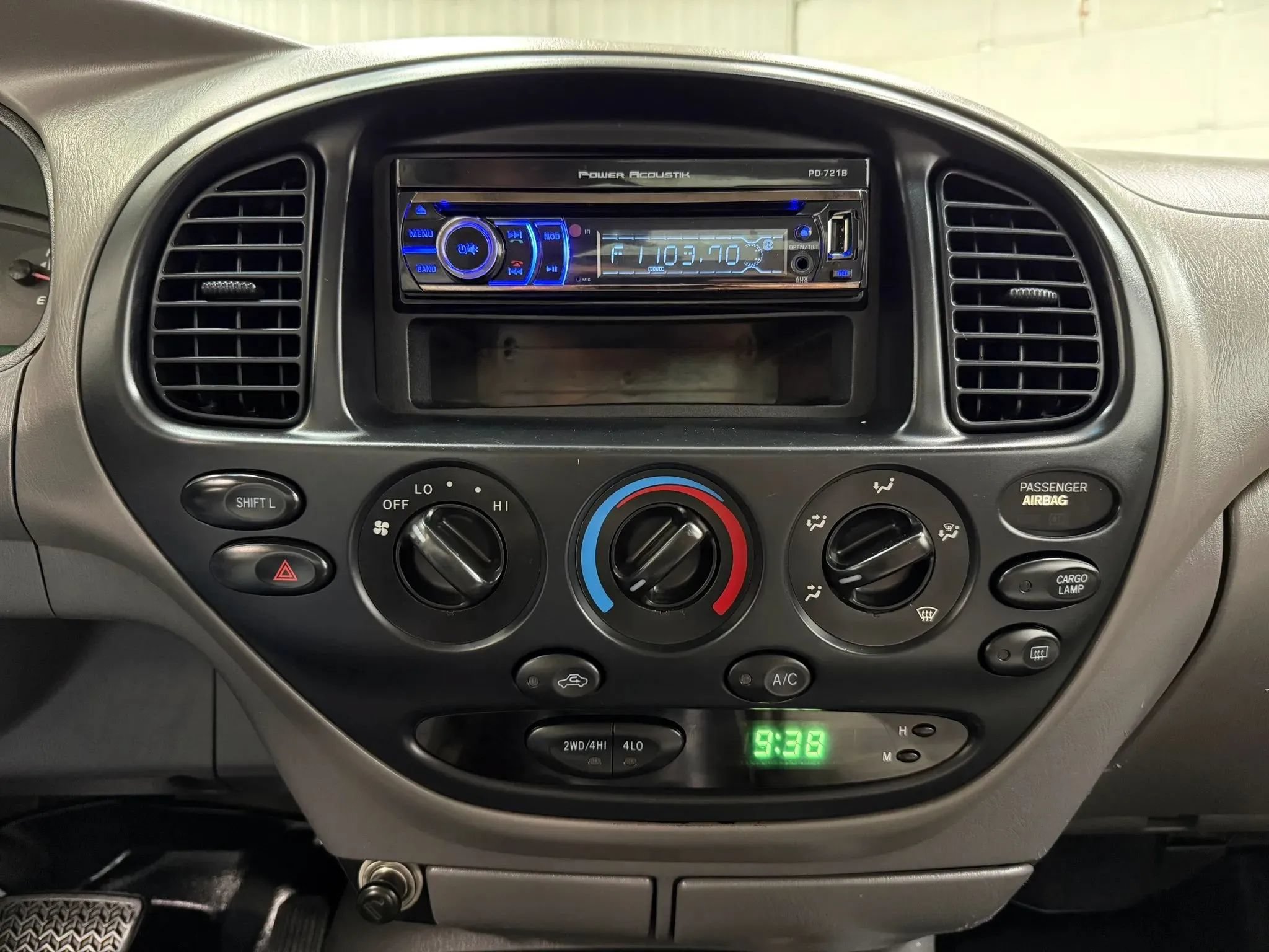 Used 2005 Toyota Tundra SR5 w/ All Weather Guard Pkg AWD/4WD image 21