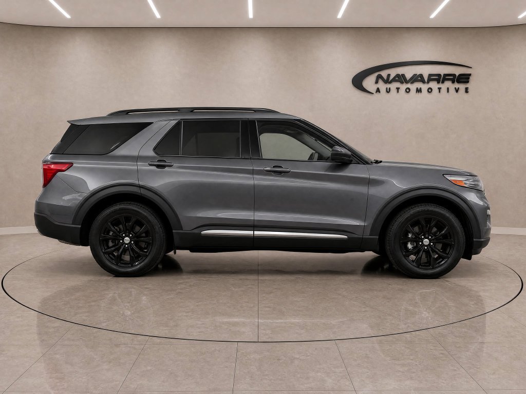Used 2021 Ford Explorer XLT w/ Equipment Group 202A RWD image 8