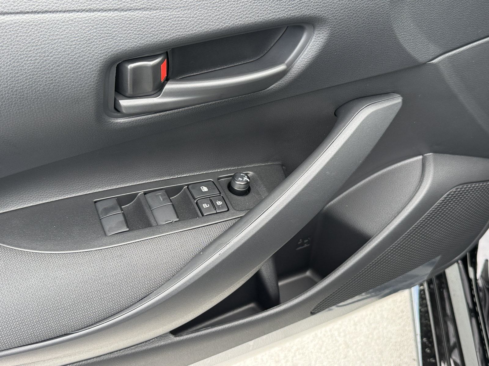 New 2027 Toyota Corolla LE FWD image 18