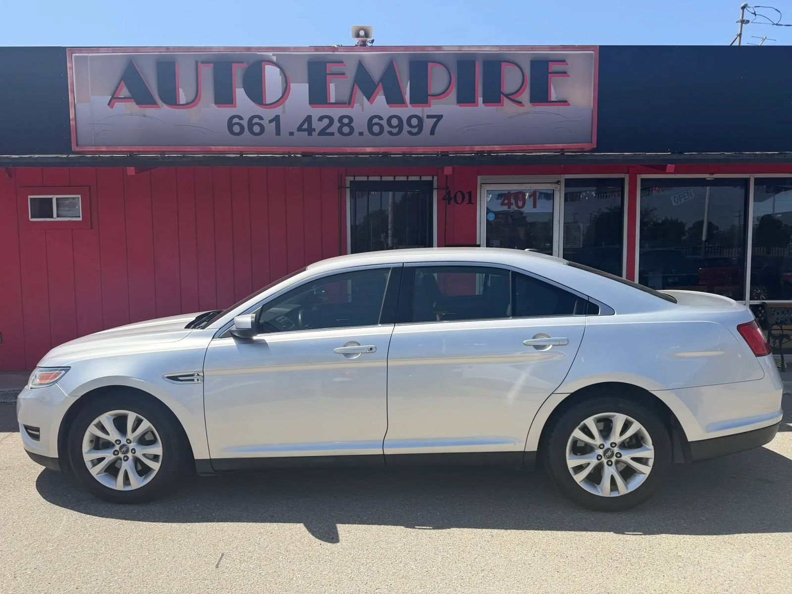 Used 2012 Ford Taurus SEL FWD image 1