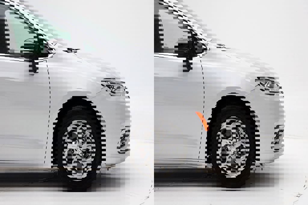 Used 2024 Chrysler Pacifica Limited image 4