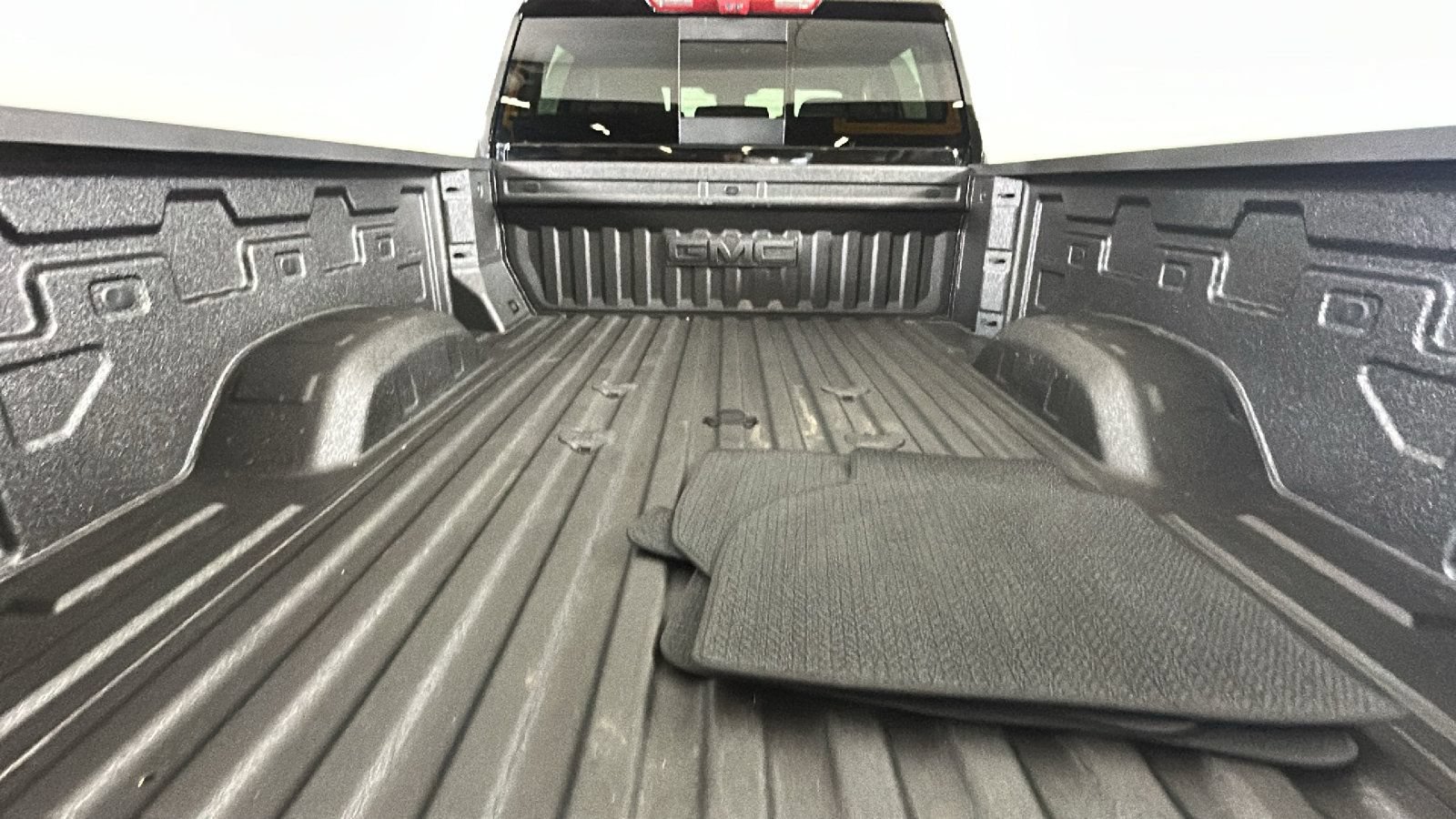 Used 2025 GMC Sierra 2500 Denali w/ Denali Reserve Package AWD/4WD image 34