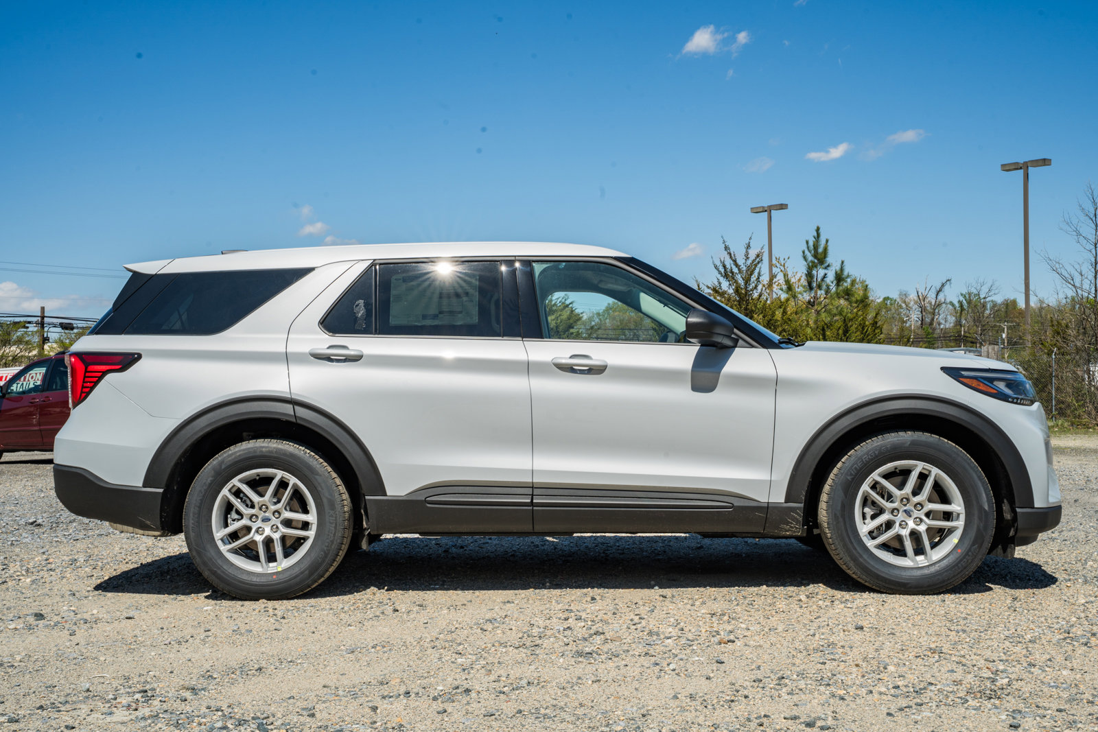 New 2026 Ford Explorer Active RWD image 3