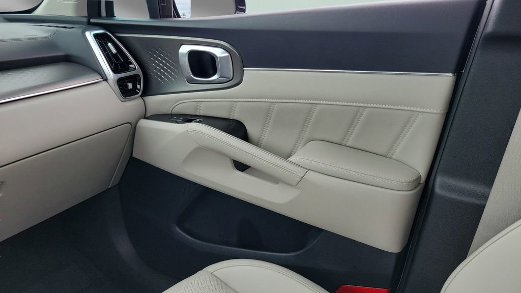Used 2023 Kia Sorento SX image 13