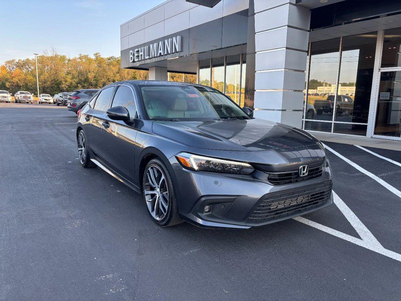 Used 2022 Honda Civic Touring image 2