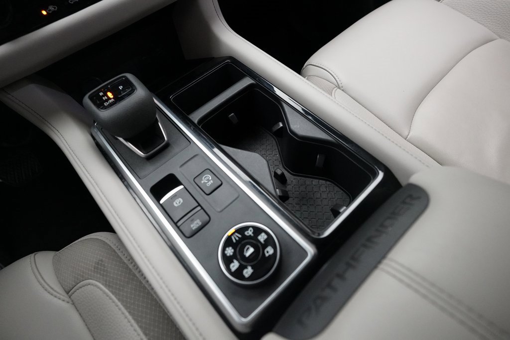 Certified 2024 Nissan Pathfinder SL image 17