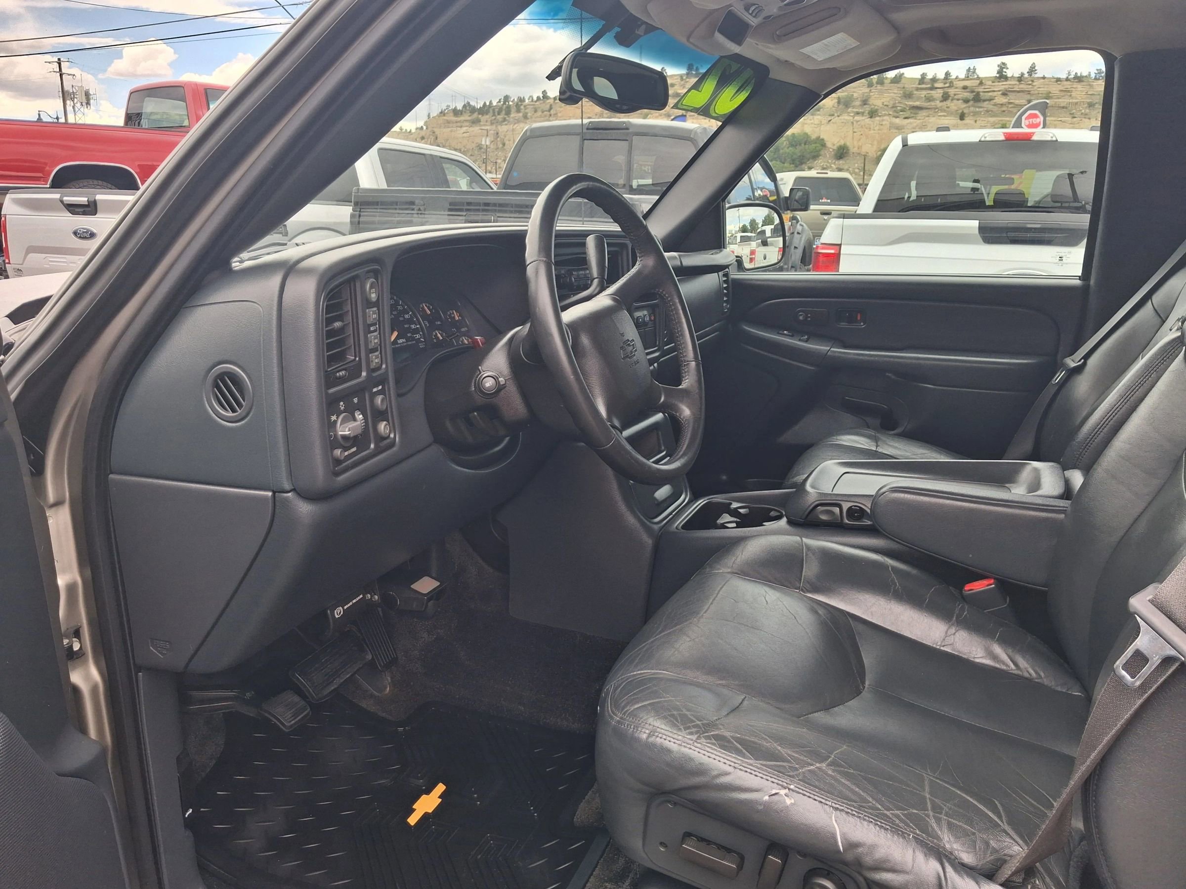 Used 2002 Chevrolet Avalanche 2500 w/ Convenience Pkg AWD/4WD image 10
