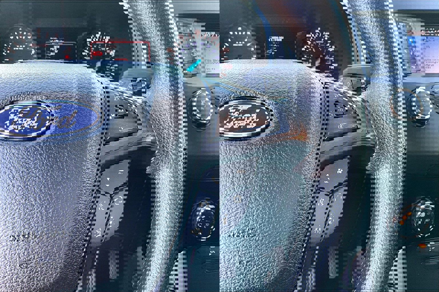 Used 2019 Ford Edge SE w/ SE Fleet Driver's Package image 19