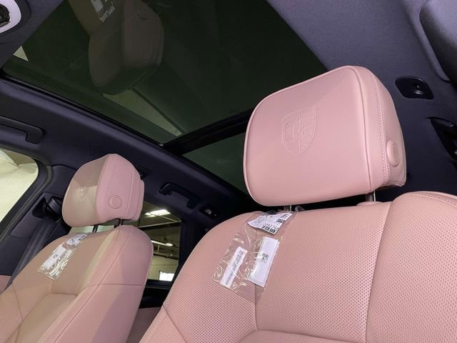 New 2026 Porsche Macan image 18